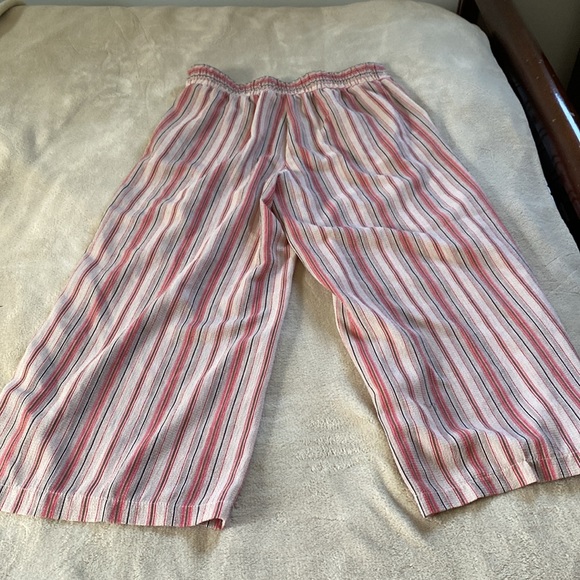 EUC Max Studio sz M wide leg pant/ cropped Inseam 24”,length 33 elastic waist - Picture 3 of 5